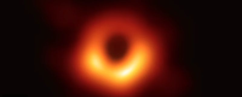 imatge real forat negre