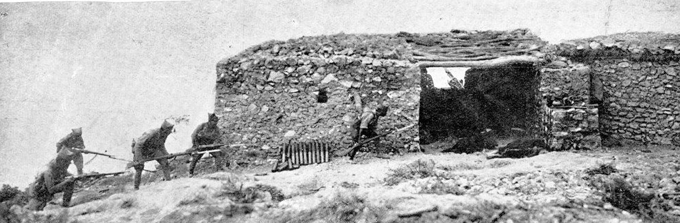 Legionaris assaltant a la baioneta un aduar enemic